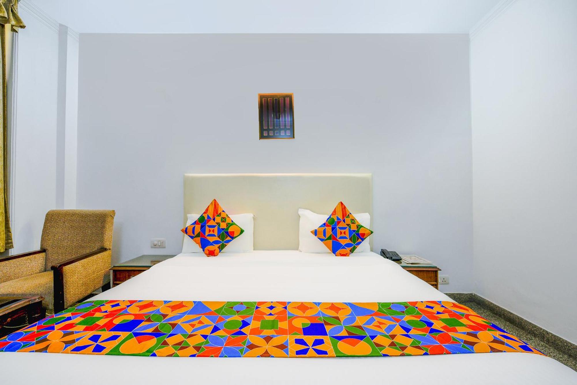Hotel Exotica Leisure Valley, Gurgaon Bagian luar foto