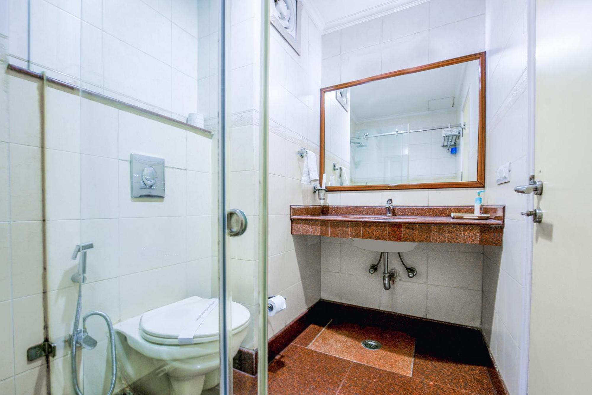 Hotel Exotica Leisure Valley, Gurgaon Bagian luar foto