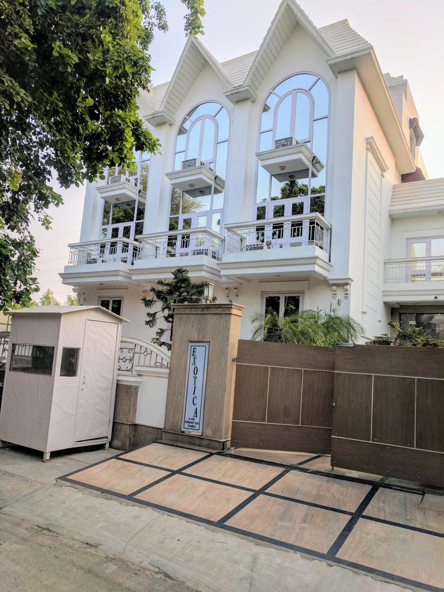 Hotel Exotica Leisure Valley, Gurgaon Bagian luar foto